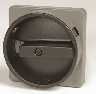 Серебряная площадка 67х67 - черная ручка B63 под замок, отв. 22 мм для серии АМ | код AZ6501 | DKC Серебряная площадка 67х67 - черная ручка B63 под замок, отв. 22 мм для серии АМ | код AZ6501 | DKC