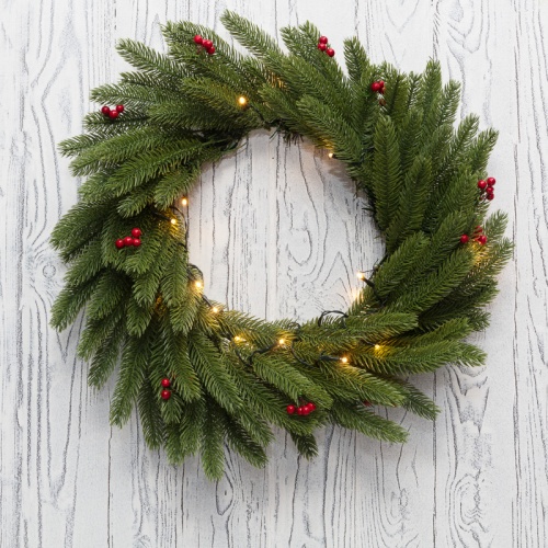 Еловый венок с ягодами и гирляндой NEON-NIGHT 45 см, 20 LED, 2 х АА, литой, теплое белое свечение | код 307-150 | NEON-NIGHT