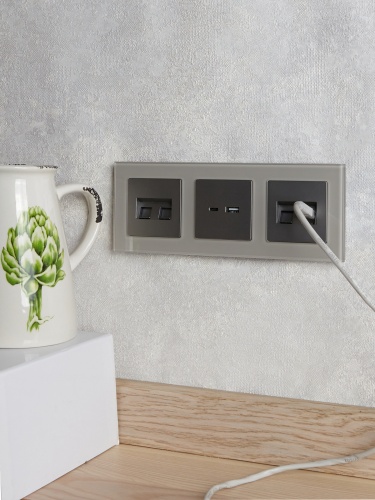 BRITE Роз. USB A+C 18Вт РЮ11-1-БрС сталь IEK | код BR-U22-018-K46 | IEK фото 5