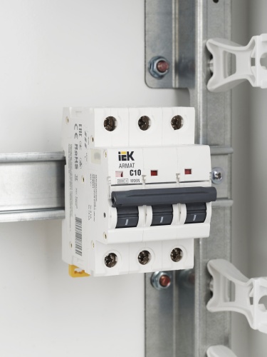 ARMAT Автоматический выключатель M06N 3P C 10А | код AR-M06N-3-C010 | IEK фото 2 ARMAT Автоматический выключатель M06N 3P C 10А | код AR-M06N-3-C010 | IEK фото 2