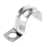 Скоба металлическая однолапковая СМО d21-22 мм отв. d 6,5 мм (100 шт/уп) Промрукав | код PR08.3744 | ПРОМРУКАВ