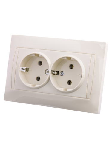 Розетка двойная 2П+З 16А 250В сл. кость Лама TDM | код SQ1815-0125 | TDM