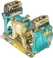 Реле времени пневматическое РВП-72 3222 36В 50Гц, задержка на отключение + контакт мгновенного действия, 0,4...180с, 10А, 1з+1р с выдержкой времени и 1з+1р мгновенного действия, УХЛ4 | код A8014-76916415 | РЕЛЕ И АВТОМАТИКА