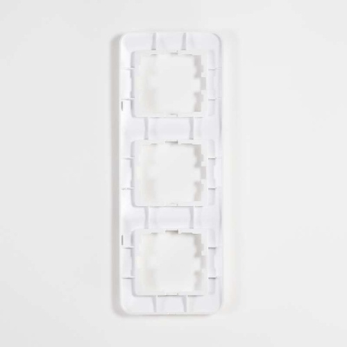 Рамка 3-м Karina Life вертикал. жемчуж./бел. перламутр LEZARD 708-3000-153 фото 3 Рамка 3-м Karina Life вертикал. жемчуж./бел. перламутр LEZARD 708-3000-153 фото 3