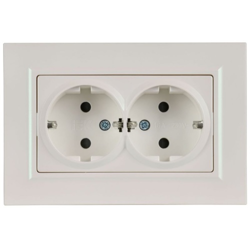 Розетка 2-м СП BRITE РСшПл12-3-БрЖ 16А в сборе с заземл. защ. шторки плоская жемчуж. IEK BR-R28-16-K36-F фото 2