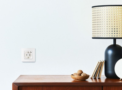 Розетка с заземлением с USB тип C - Etika - со шторками 16А 250В 1500мА 7,5Вт безвинтовые зажимы - белая | код 672288 | Legrand фото 4