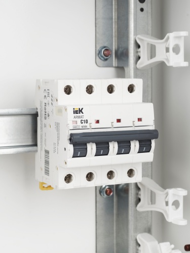 ARMAT Автоматический выключатель M06N 4P C 10А | код AR-M06N-4-C010 | IEK фото 3 ARMAT Автоматический выключатель M06N 4P C 10А | код AR-M06N-4-C010 | IEK фото 3