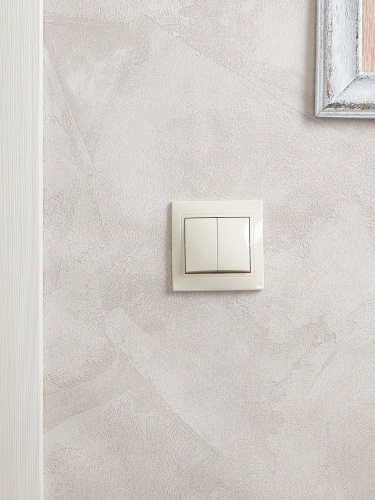 Выключатель 2-клавишный ВС10-2-0-Км 10А керамика КВАРТА кремовый | код EVK20-K33-10-K | IEK фото 5 Выключатель 2-клавишный ВС10-2-0-Км 10А керамика КВАРТА кремовый | код EVK20-K33-10-K | IEK фото 5