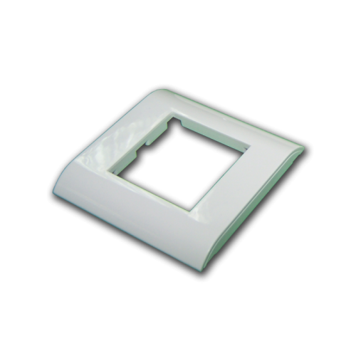 Пластиковая накладка на цоколь, 45х45, белая | код LAN-FR45x45-WH | LANMASTER Пластиковая накладка на цоколь, 45х45, белая | код LAN-FR45x45-WH | LANMASTER