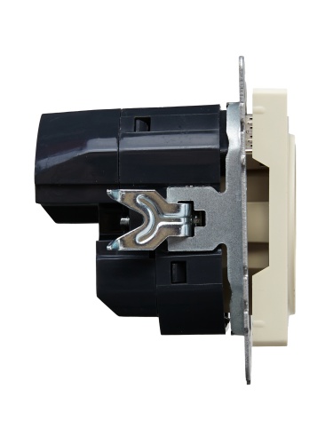 Розетка BRITE РЮш11-1-БрКр 16А с USB A+C 18Вт с заземл. защ. шторки беж. | код. BR-R14-16-U22-018-K10 | IEK фото 3