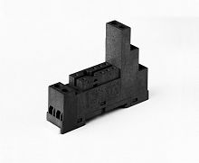 Розетка с винтовыми клеммами (с зажимной клетью) для реле 40.51, 40.52, 40.61, 40.62, применяются модули 99.01, в комплекте металлическая клипса 095.71, версия: черный цвет (заказ минимум/кратно 1000шт) | код 95750SMA | FINDER