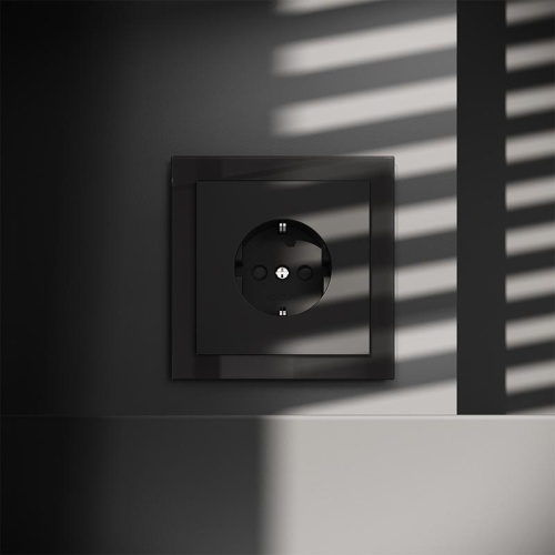 Розетка 1-м СП S70 16А с заземл. защ. шторки механизм черн. матов. Voltum VLS040208 фото 2 Розетка 1-м СП S70 16А с заземл. защ. шторки механизм черн. матов. Voltum VLS040208 фото 2