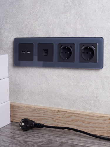 BRITE Рамка 4-мест. РУ-4-2-Бр стекло графит RE IEK | код BR-M42-G-41-K53 | IEK фото 4