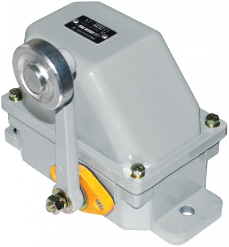 Выключатель концевой КУ-701 У2, рычаг с роликом, самовозврат, 3 положения, 10А, две электрические цепи, IP44 | код A8020-T50711193 | РЕЛЕ И АВТОМАТИКА