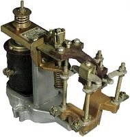 Реле электромагнитное РЭВ-821 220В | код A8119-77137819 | ЧЭАЗ